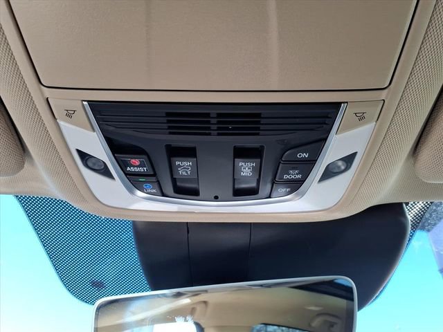 Used 2024 Acura RDX SH-AWD image 17