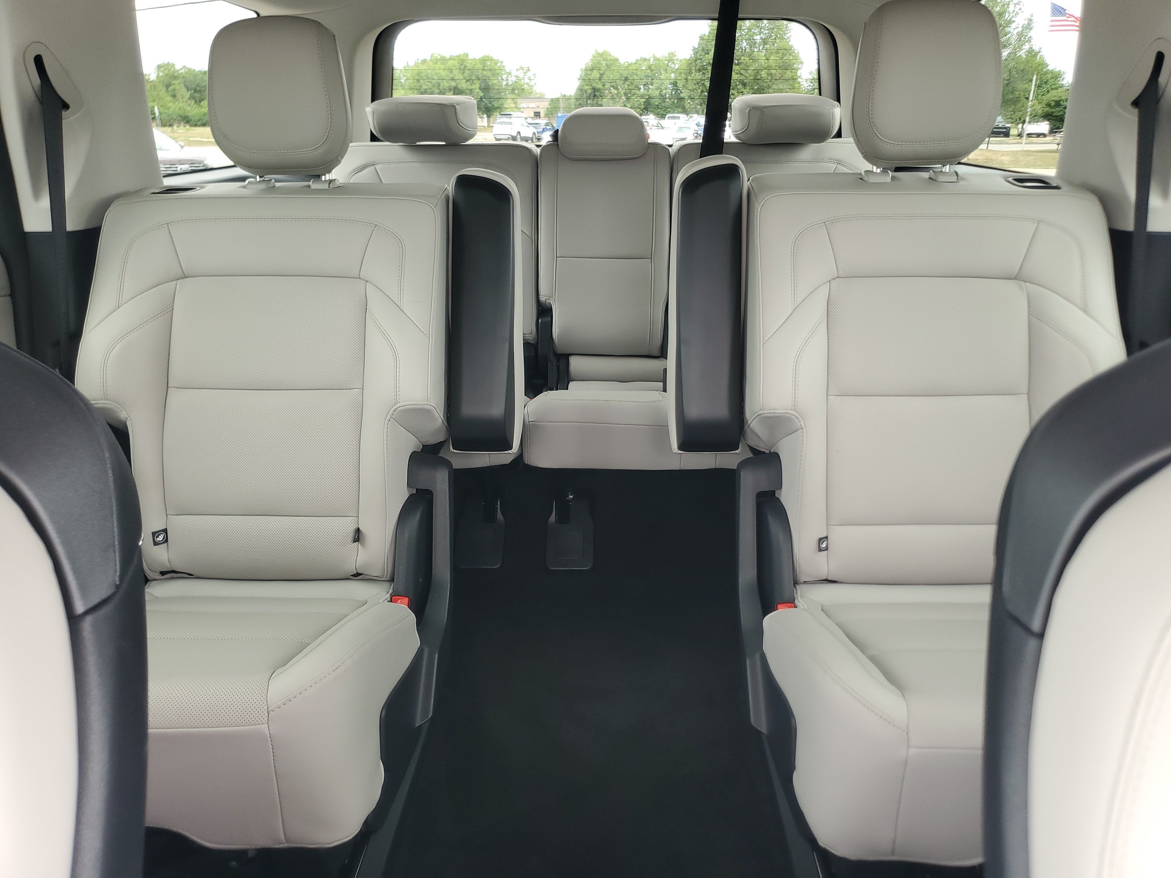 Used 2025 Lincoln Navigator Reserve AWD/4WD image 21