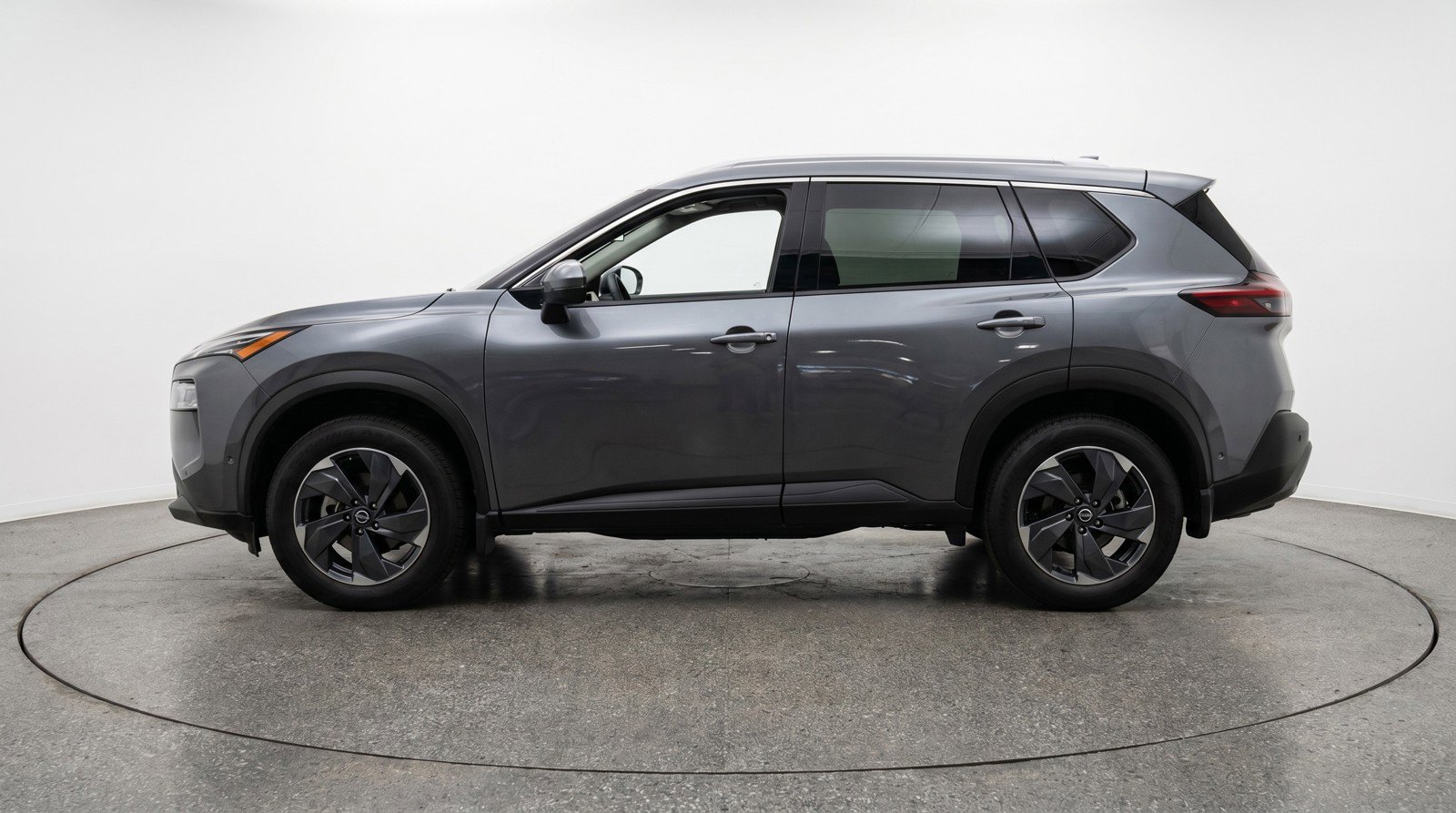 Used 2025 Nissan Rogue SV AWD/4WD image 5