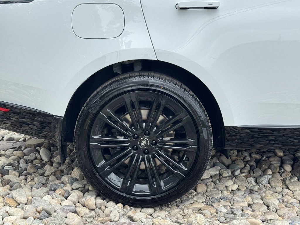New 2025 Land Rover Range Rover SE image 7