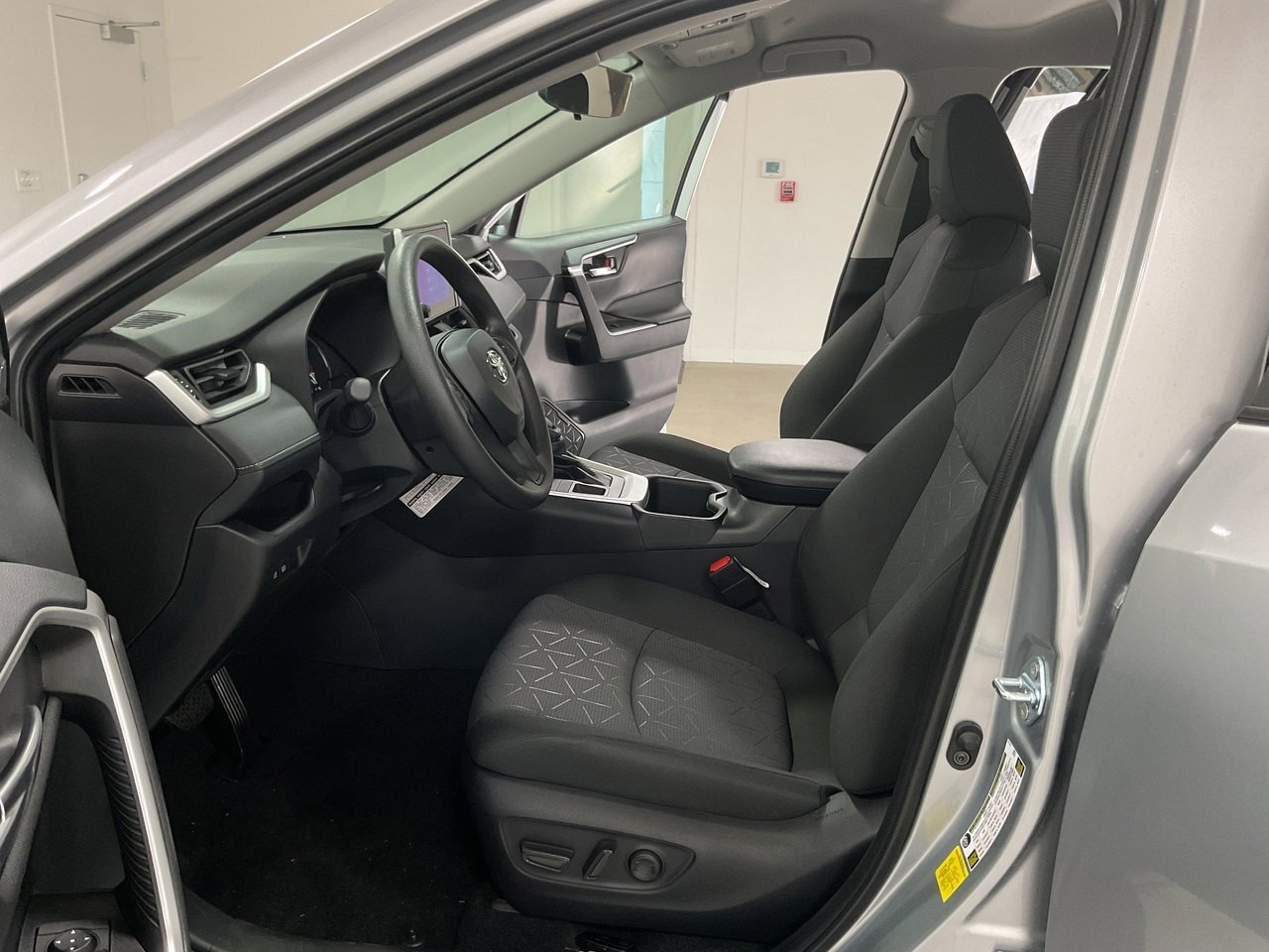 New 2025 Toyota RAV4 XLE image 15