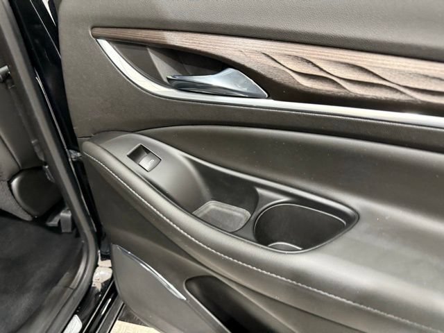 Used 2023 Buick Enclave Avenir w/ Avenir Technology Package AWD/4WD image 28