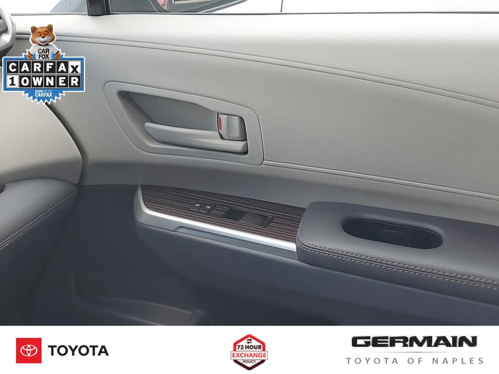 Used 2023 Toyota Sienna LE FWD image 30
