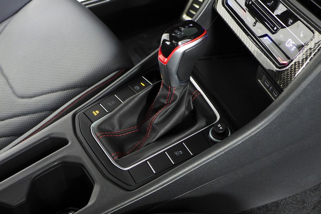 Used 2025 Volkswagen Jetta GLI Autobahn image 15