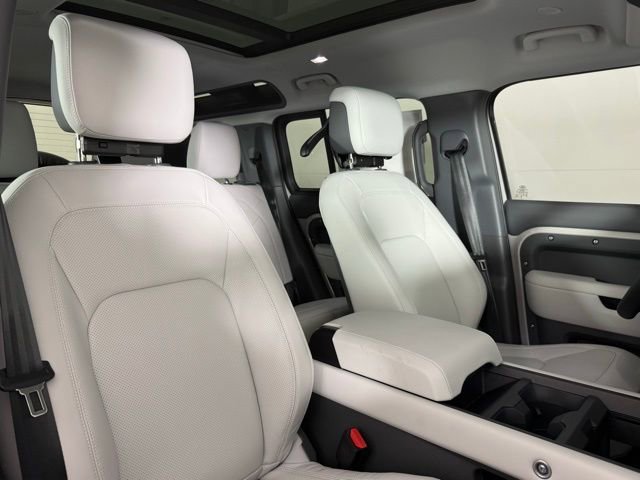 New 2026 Land Rover Defender 110 S AWD/4WD image 32