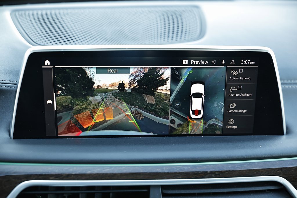 Used 2022 BMW 750i xDrive w/ Luxury Rear Seating Package image 42