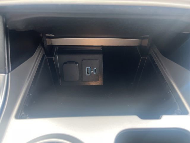 Used 2022 Ford Explorer XLT w/ Equipment Group 202A image 27