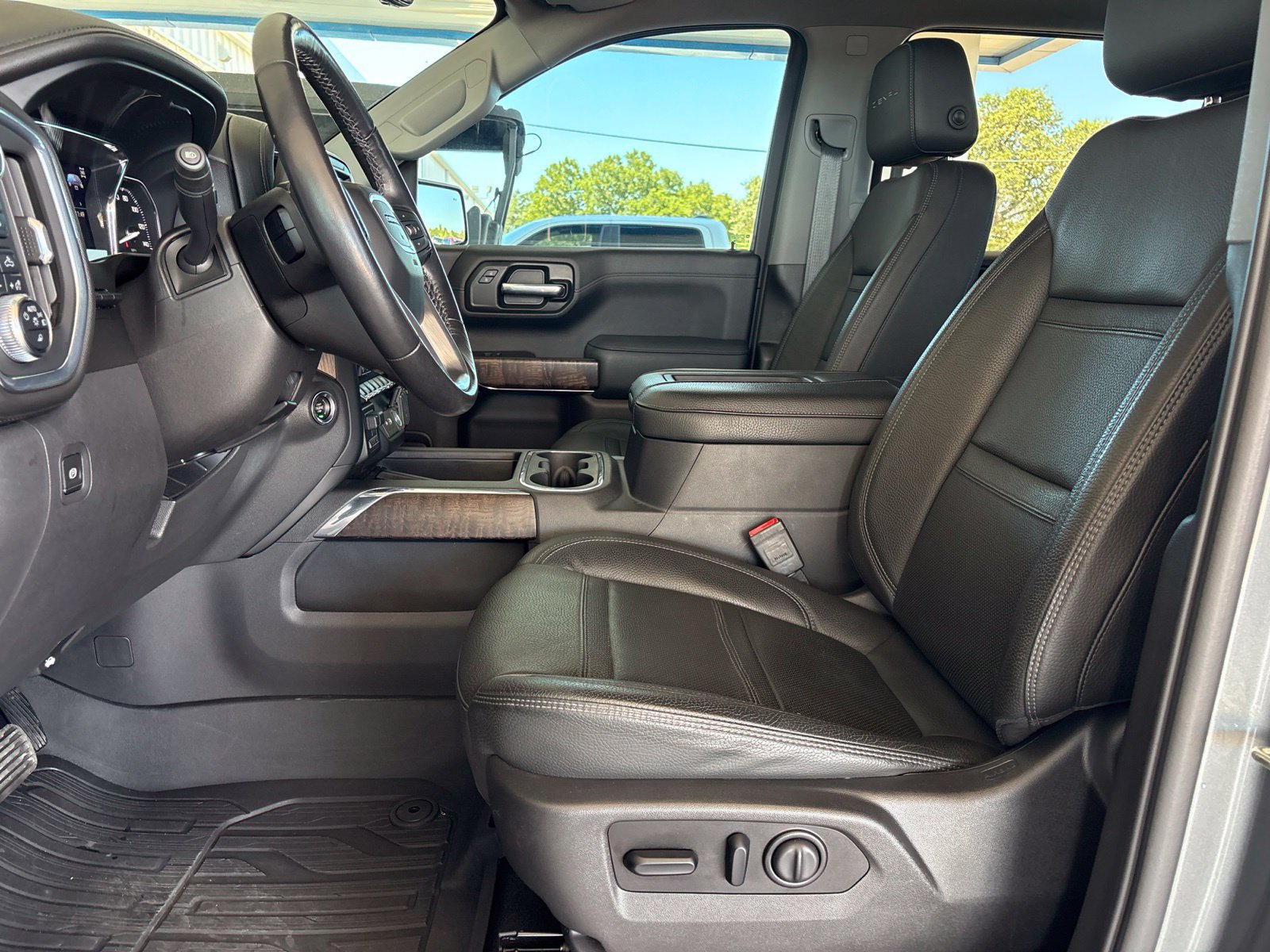 Used 2020 GMC Sierra 1500 Denali w/ Denali Ultimate Package AWD/4WD image 18