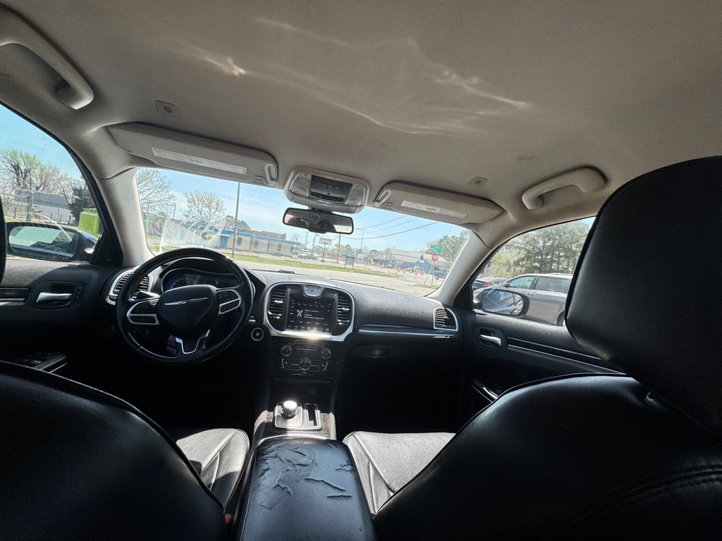 Used 2019 Chrysler 300 Limited image 12