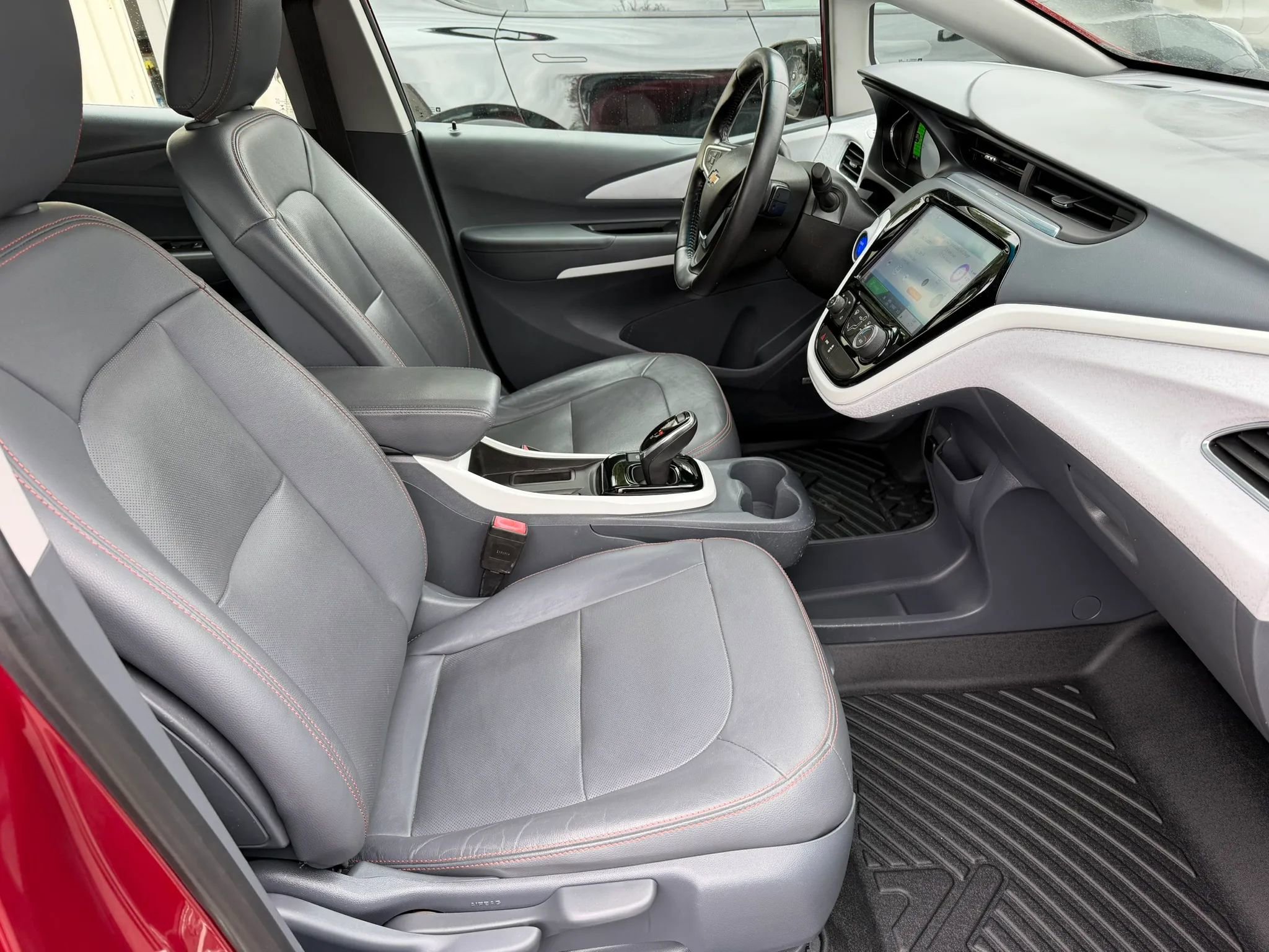 Used 2019 Chevrolet Bolt Premier w/ Infotainment Package image 23