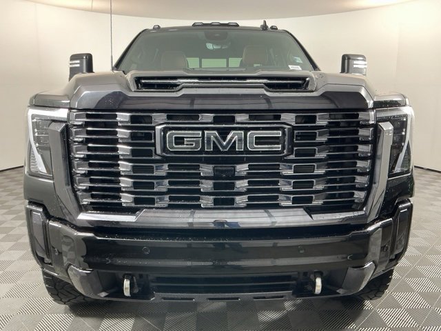 Used 2024 GMC Sierra 3500 Denali Ultimate image 2