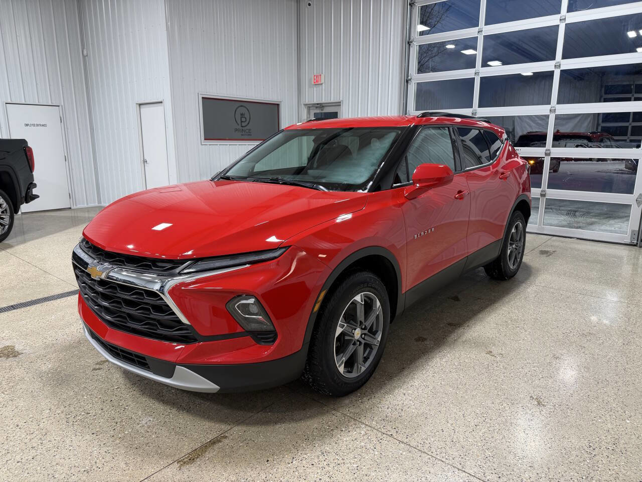 Used 2024 Chevrolet Blazer LT w/ Convenience Package image 2