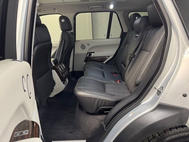 Used 2017 Land Rover Range Rover HSE image 29