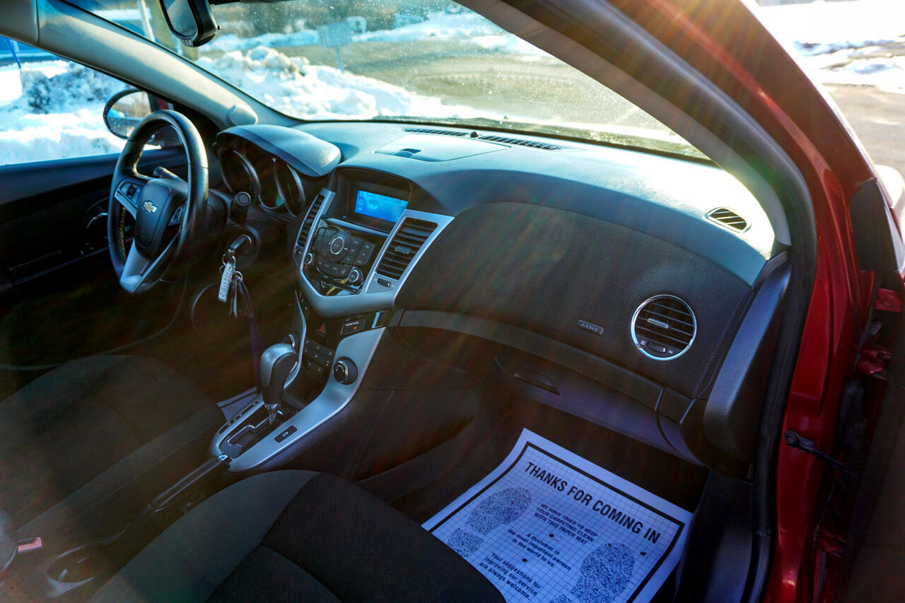Used 2011 Chevrolet Cruze LT image 22