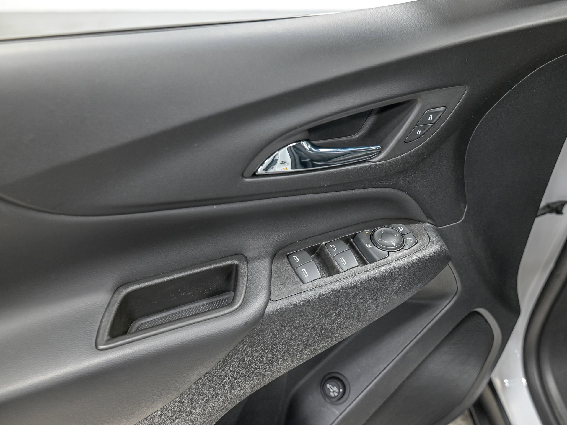 Used 2024 Chevrolet Equinox LT w/ LPO, Floor Liner Package AWD/4WD image 13