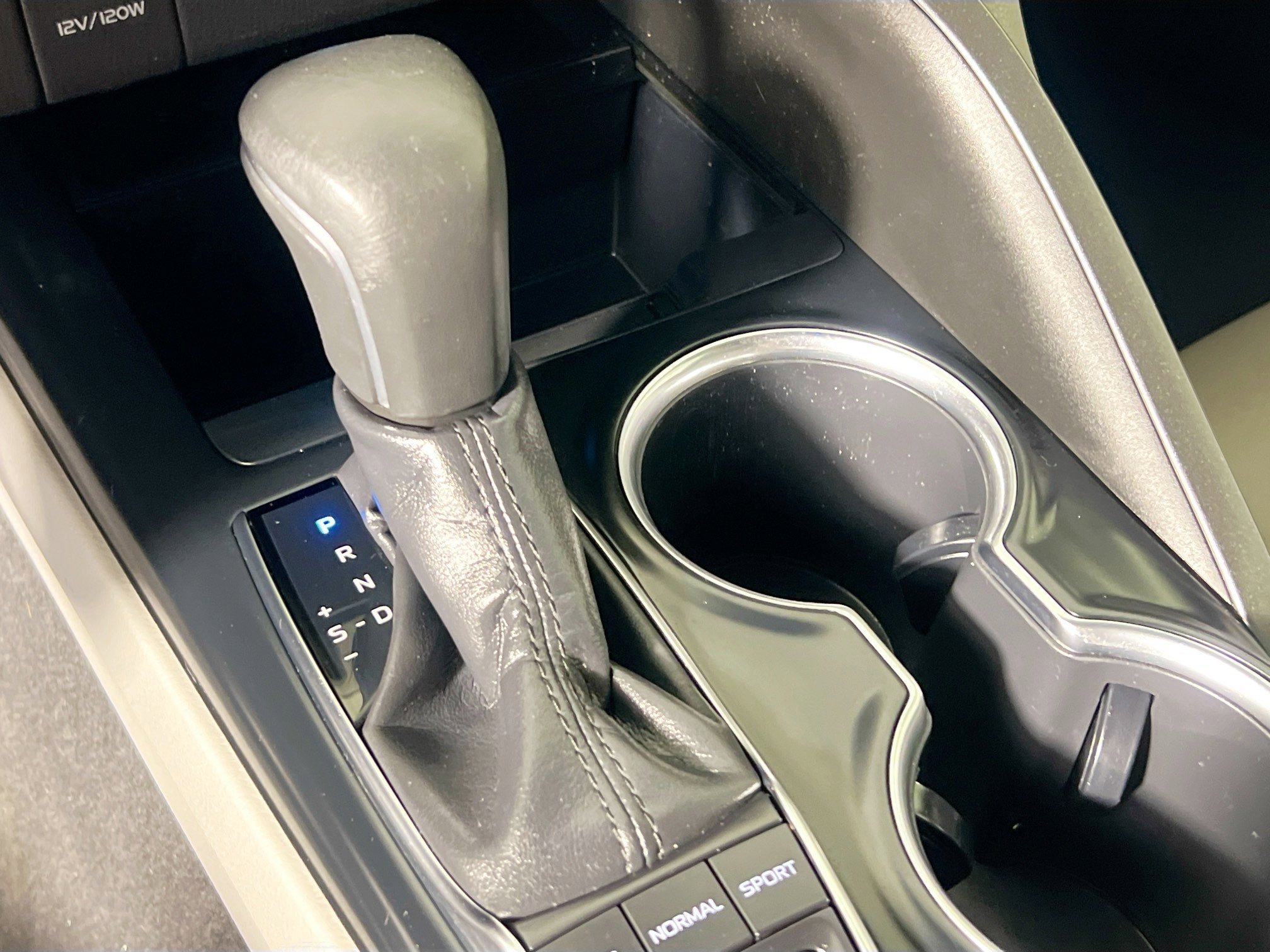 Used 2019 Toyota Camry XSE w/ Navigation Package FWD image 25