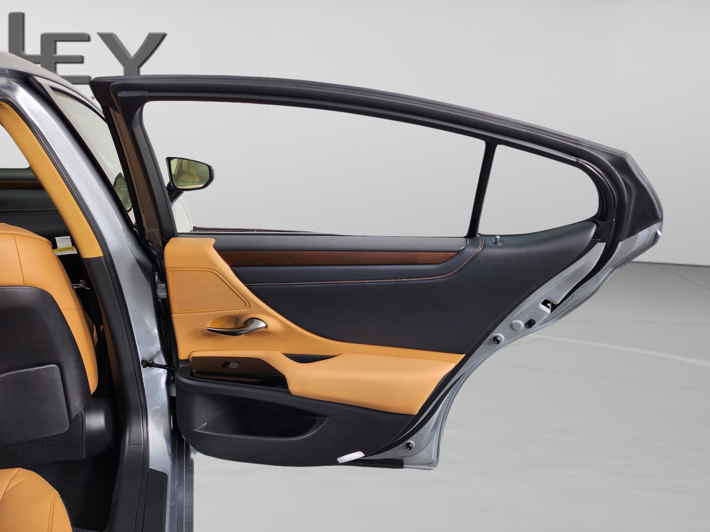 New 2025 Lexus ES 350 w/ Premium Package image 31