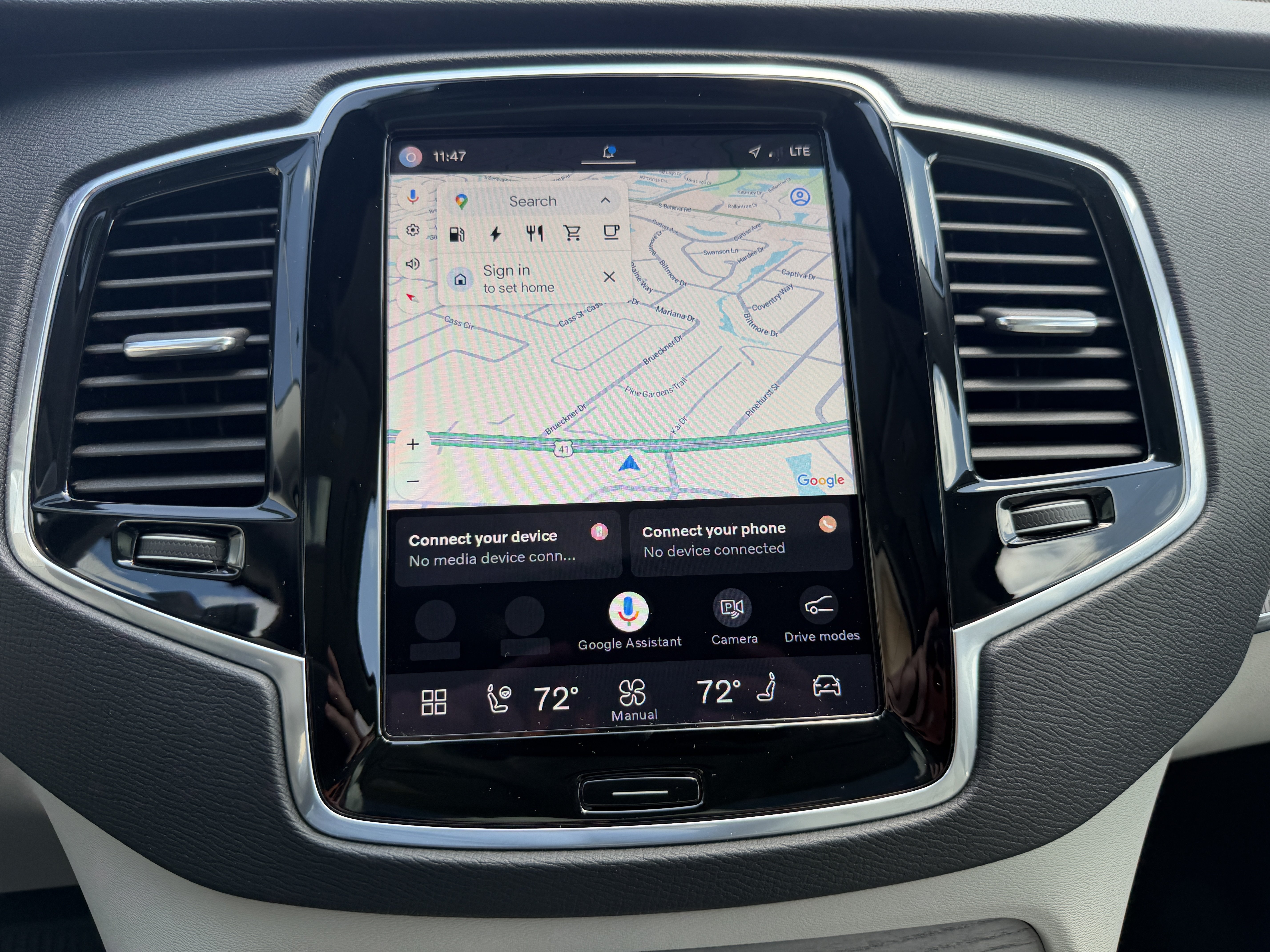 Certified 2024 Volvo XC90 T8 Plus AWD/4WD image 23