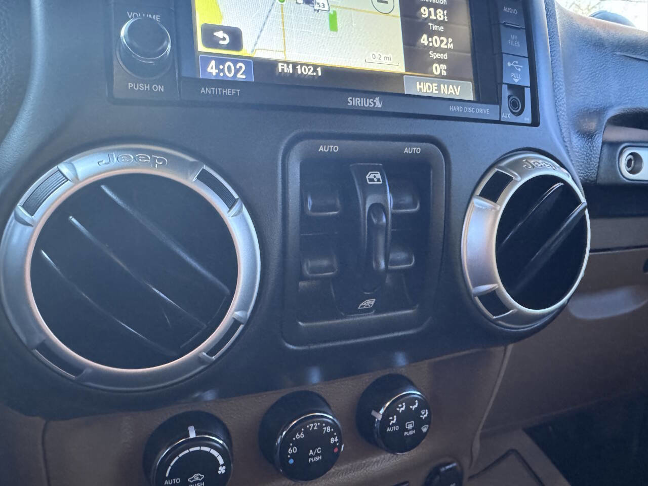 Used 2015 Jeep Wrangler Unlimited Sahara image 31