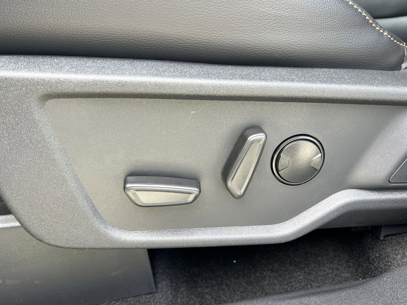 New 2025 Ford Bronco Badlands image 14