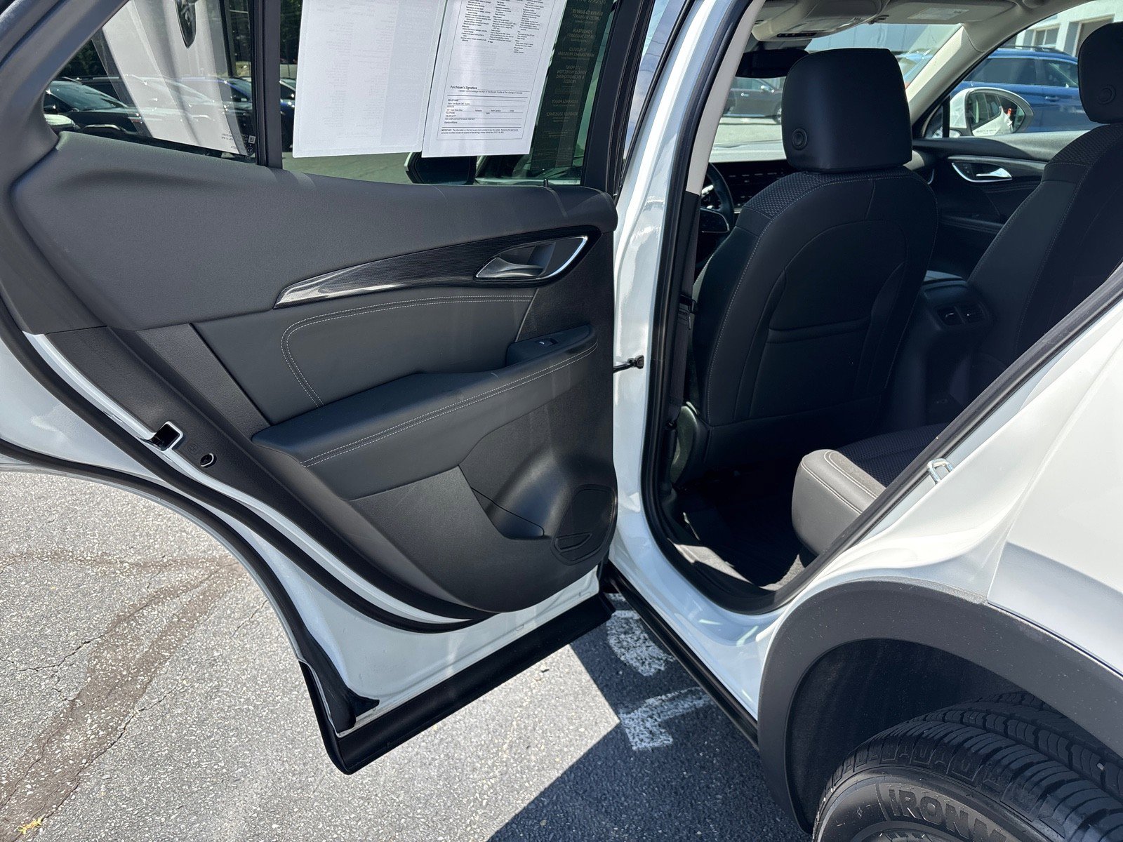 Certified 2022 Buick Envision Preferred FWD image 32