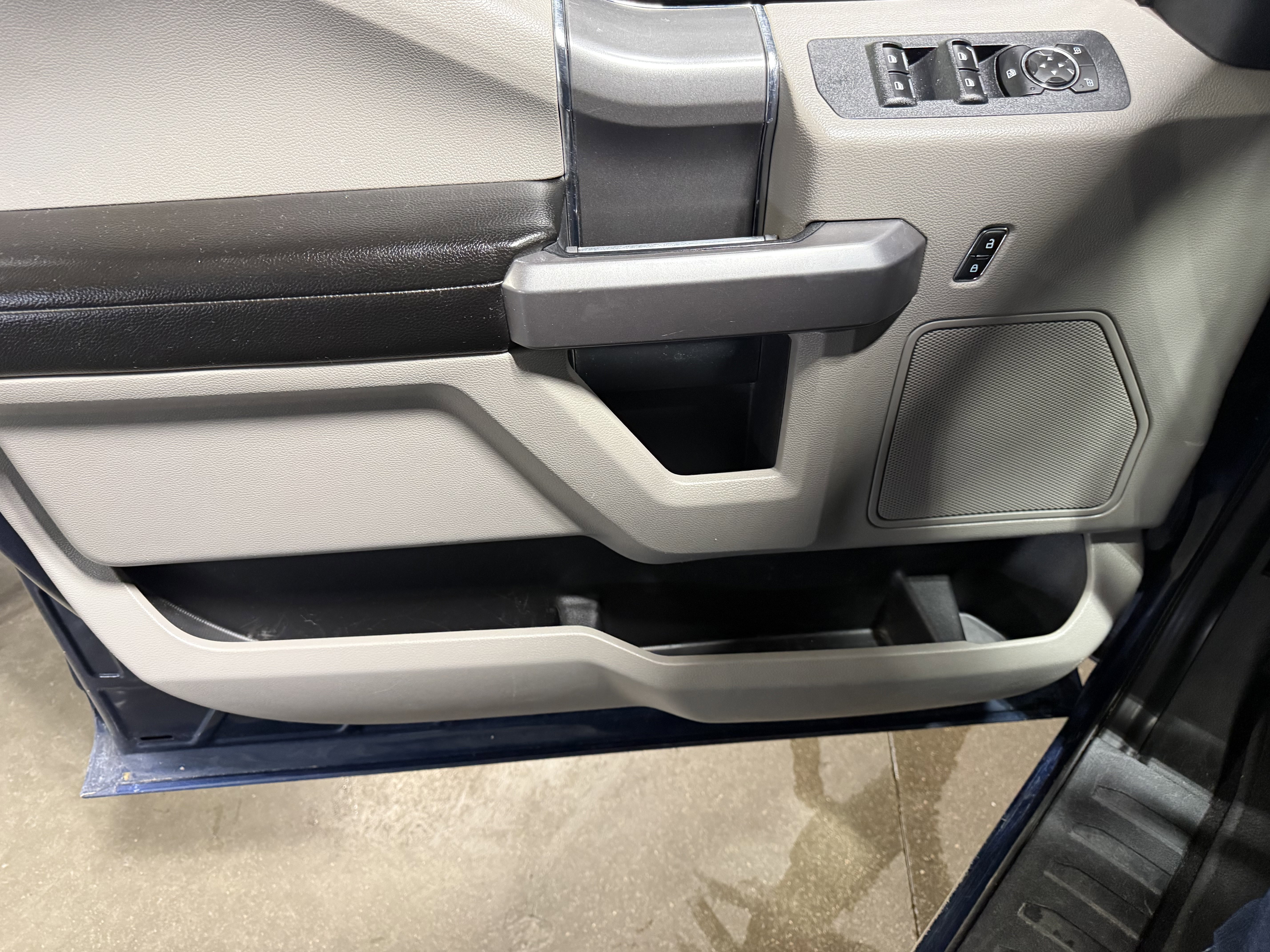 Used 2020 Ford F150 XLT w/ Equipment Group 302A Luxury AWD/4WD image 19