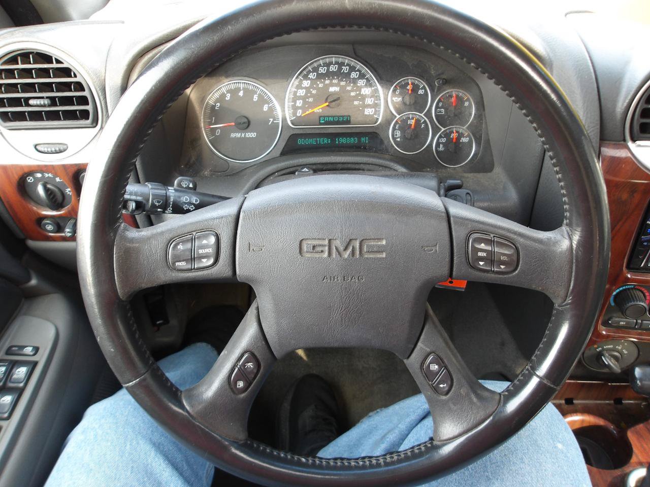 Used 2004 GMC Envoy SLT w/ Preferred Equipment Group AWD/4WD image 15