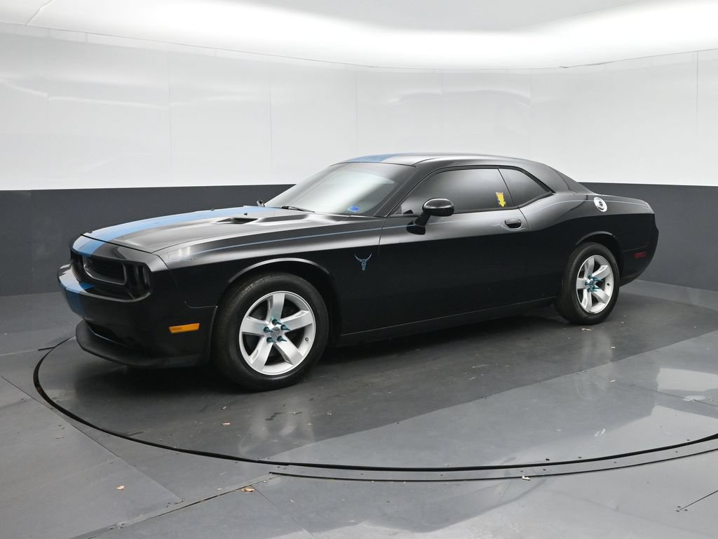 Used 2012 Dodge Challenger SXT RWD image 3