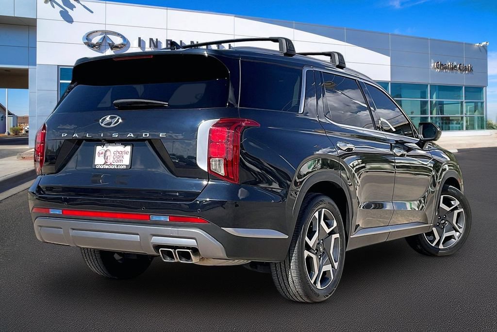 Used 2024 Hyundai Palisade SEL w/ Premium Package FWD image 2