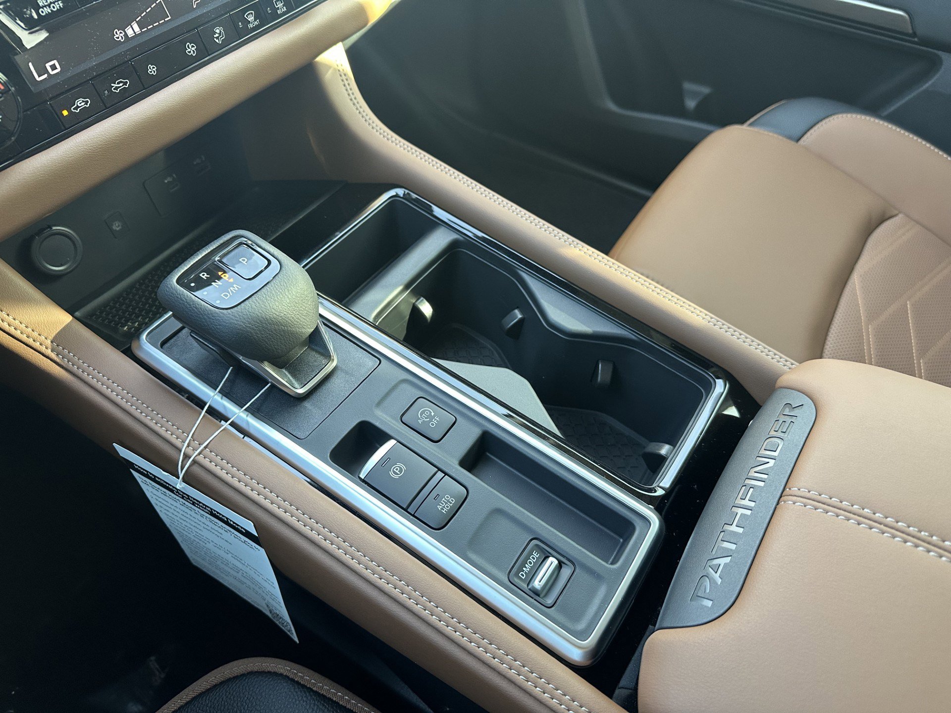 New 2025 Nissan Pathfinder Platinum w/ Lighting Package (N92) image 11