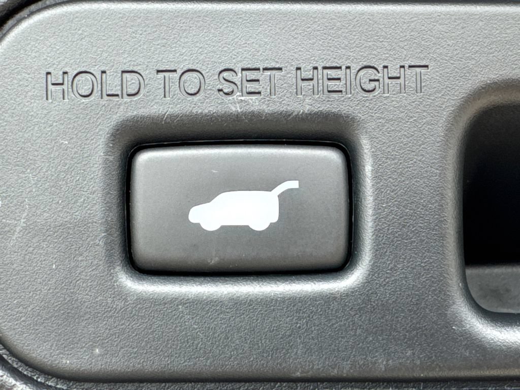 Used 2023 Acura MDX SH-AWD image 19