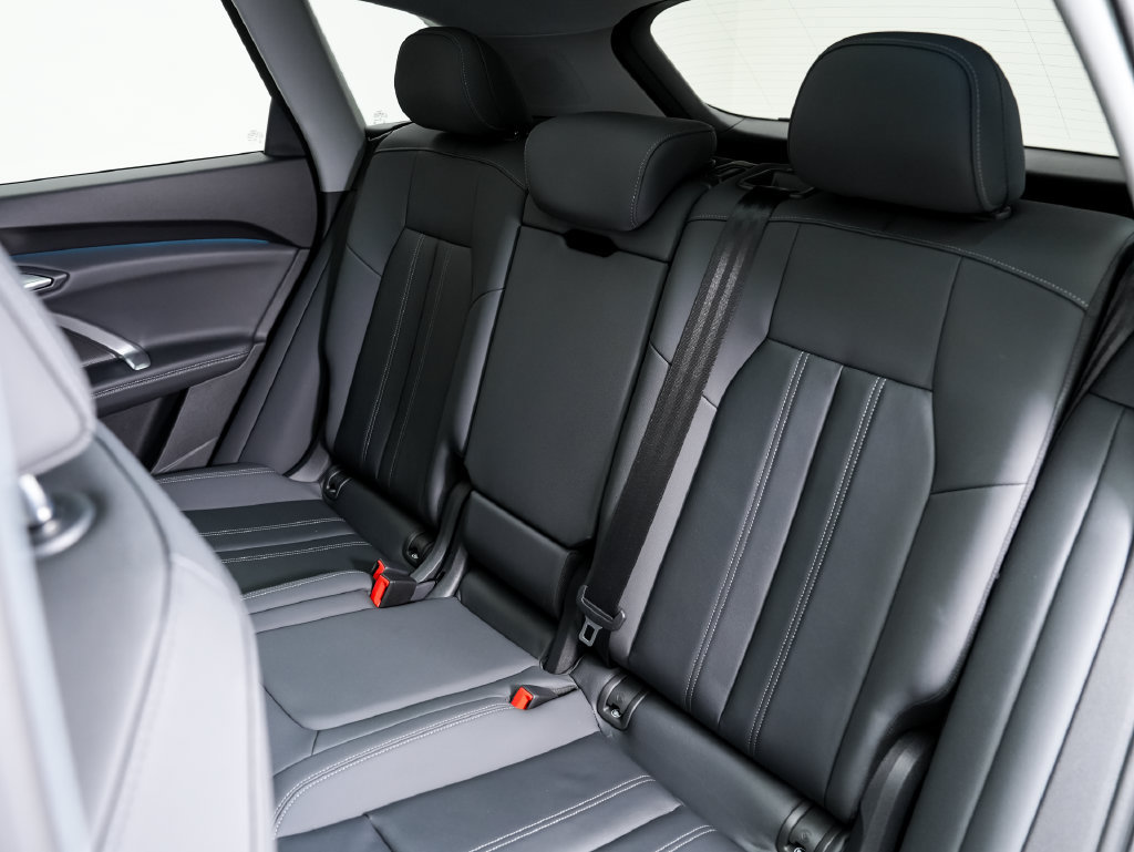 Used 2025 Audi Q5 Premium Plus AWD/4WD image 23