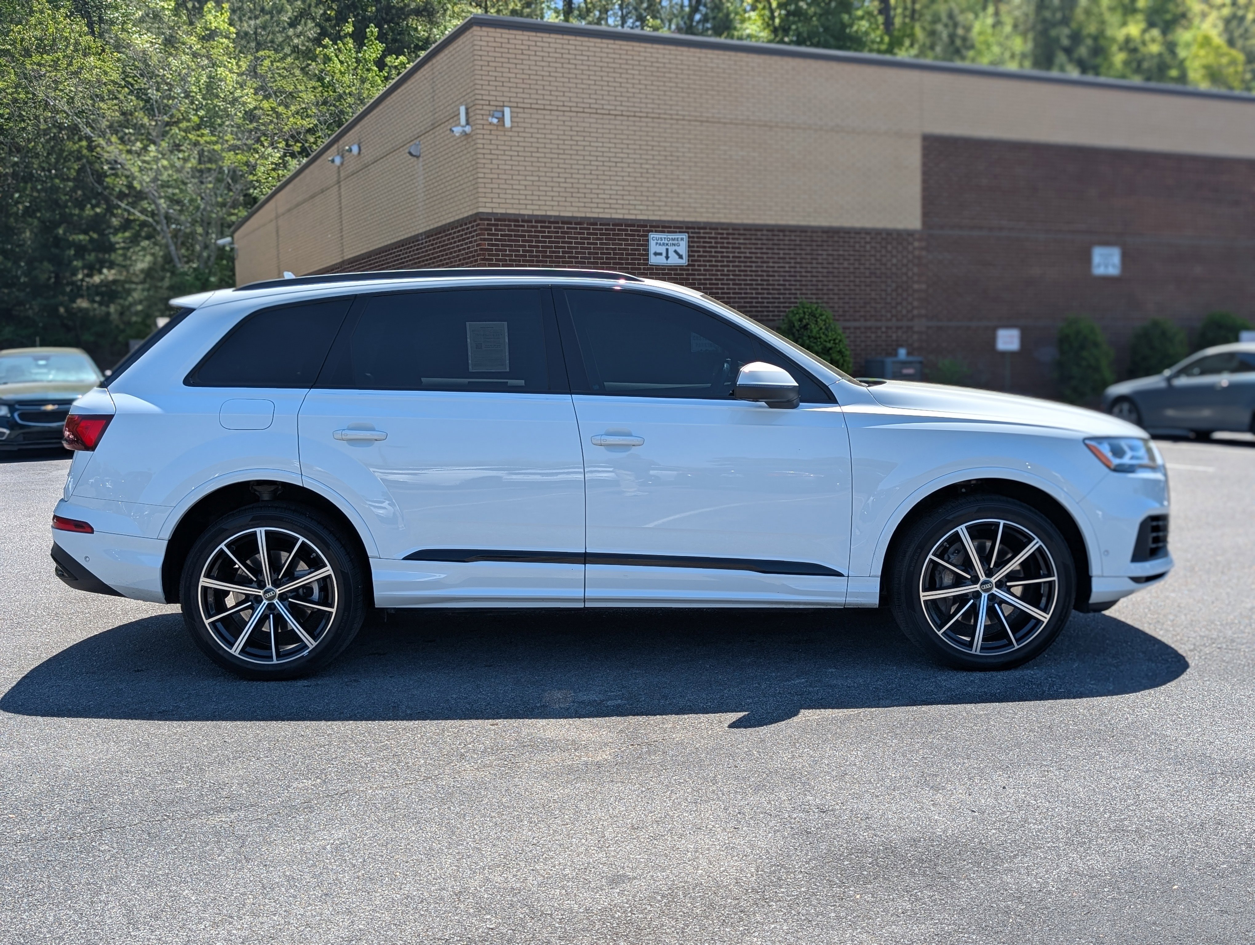 Used 2022 Audi Q7 3.0T Premium Plus w/ Premium Plus Package AWD/4WD image 10
