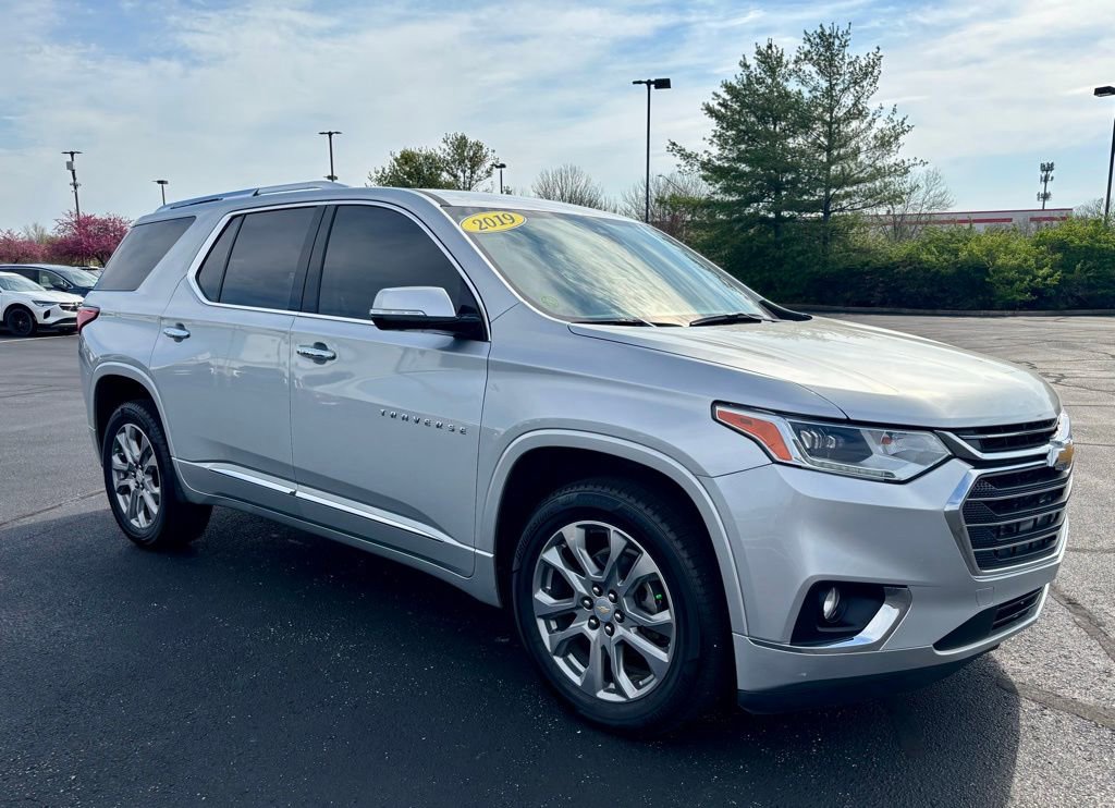 Used 2019 Chevrolet Traverse Premier w/ Driver Confidence II Package FWD image 9
