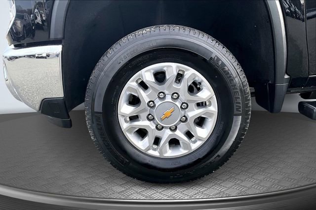 Used 2024 Chevrolet Silverado 2500 LTZ w/ LTZ Premium Package image 33