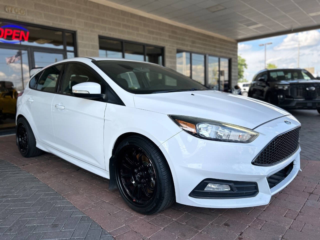 Used 2017 Ford Focus ST FWD image 25