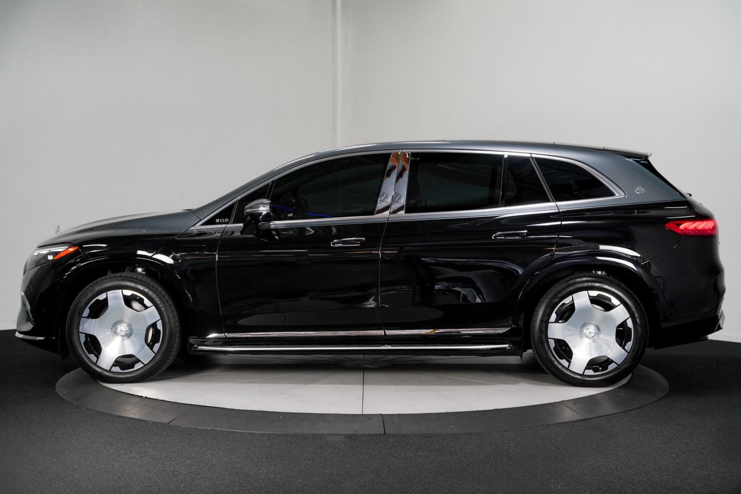 Used 2025 Mercedes-Benz Maybach EQS 680 4MATIC image 7