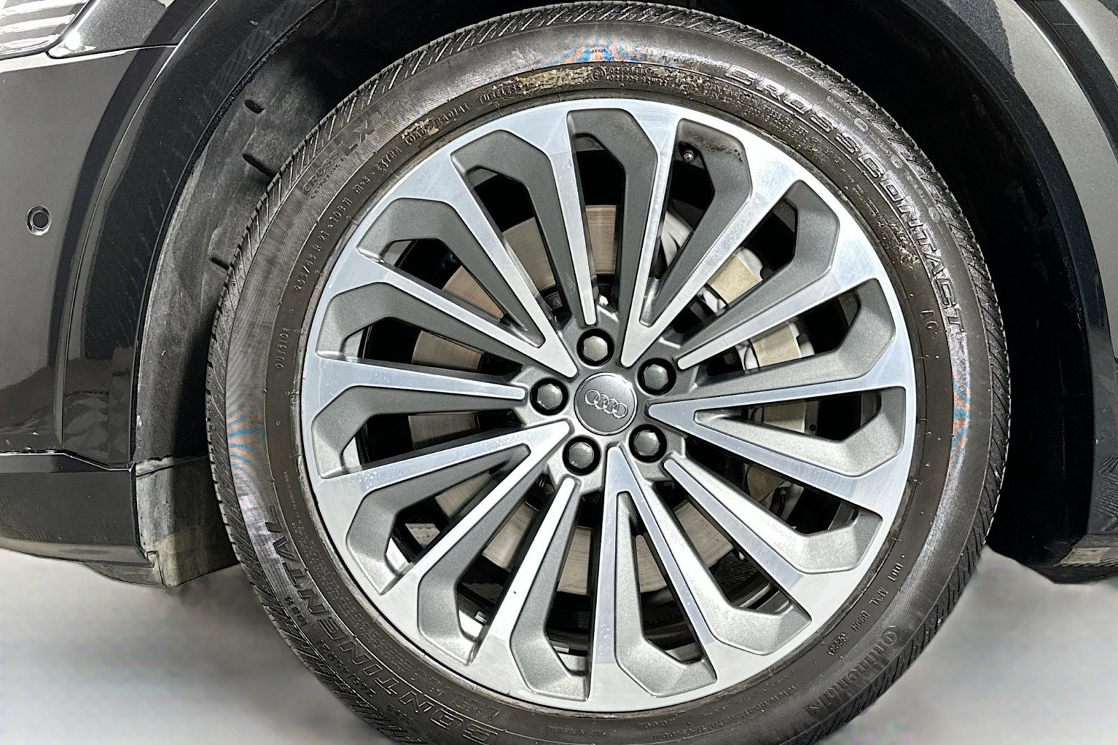 Used 2019 Audi e-tron Prestige w/ Prestige Package image 11