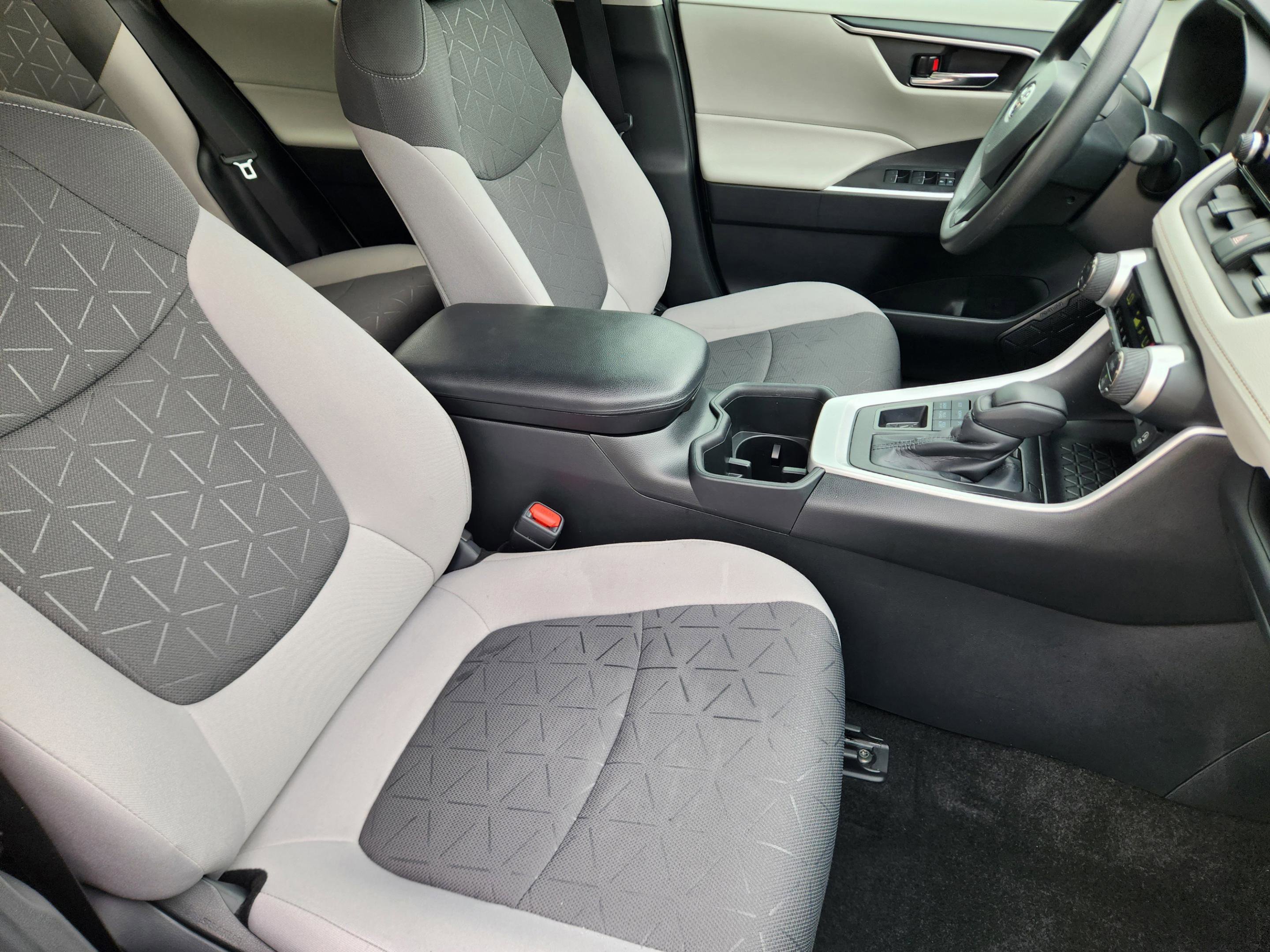 Used 2024 Toyota RAV4 XLE image 6