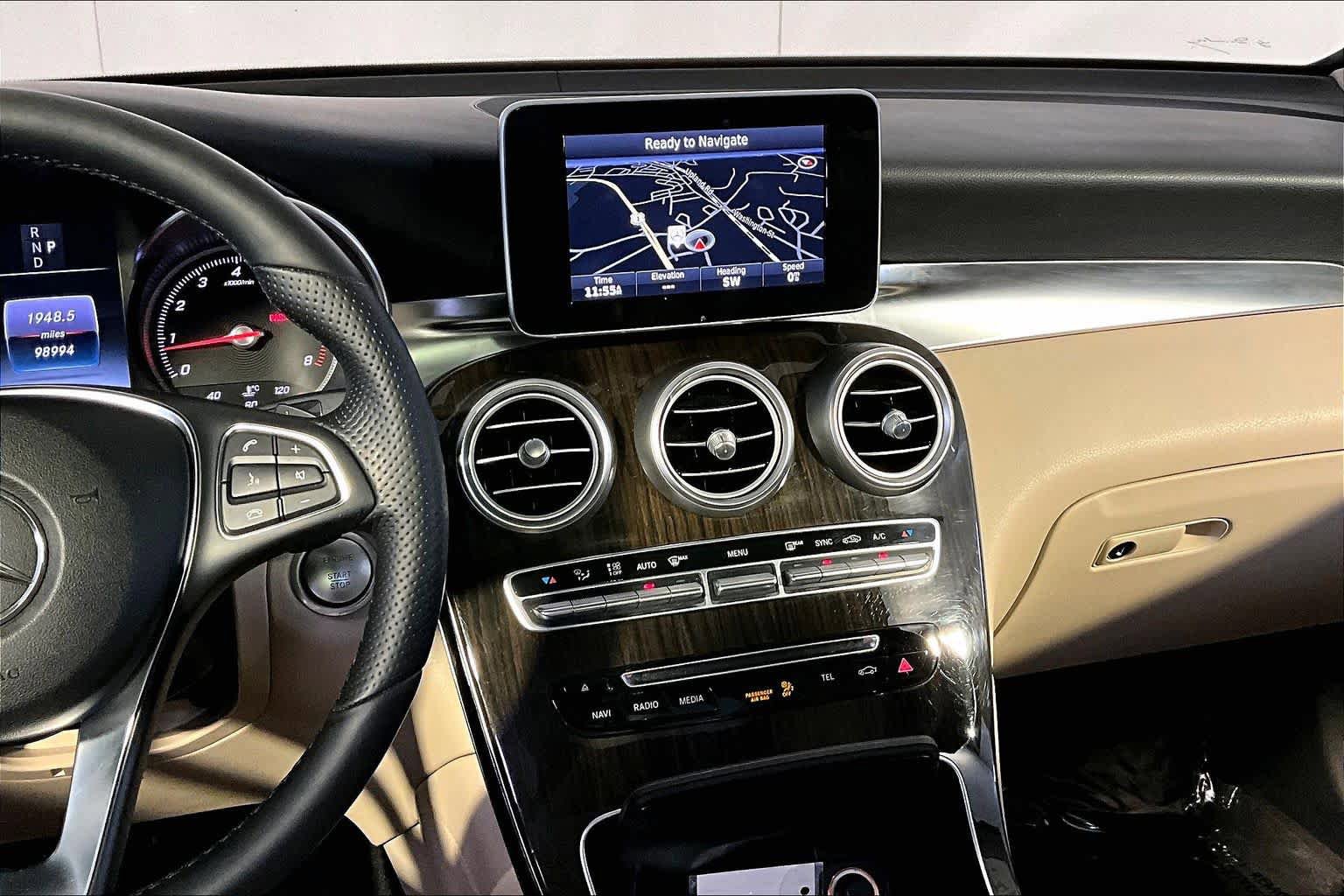 Used 2017 Mercedes-Benz GLC 300 4MATIC image 7
