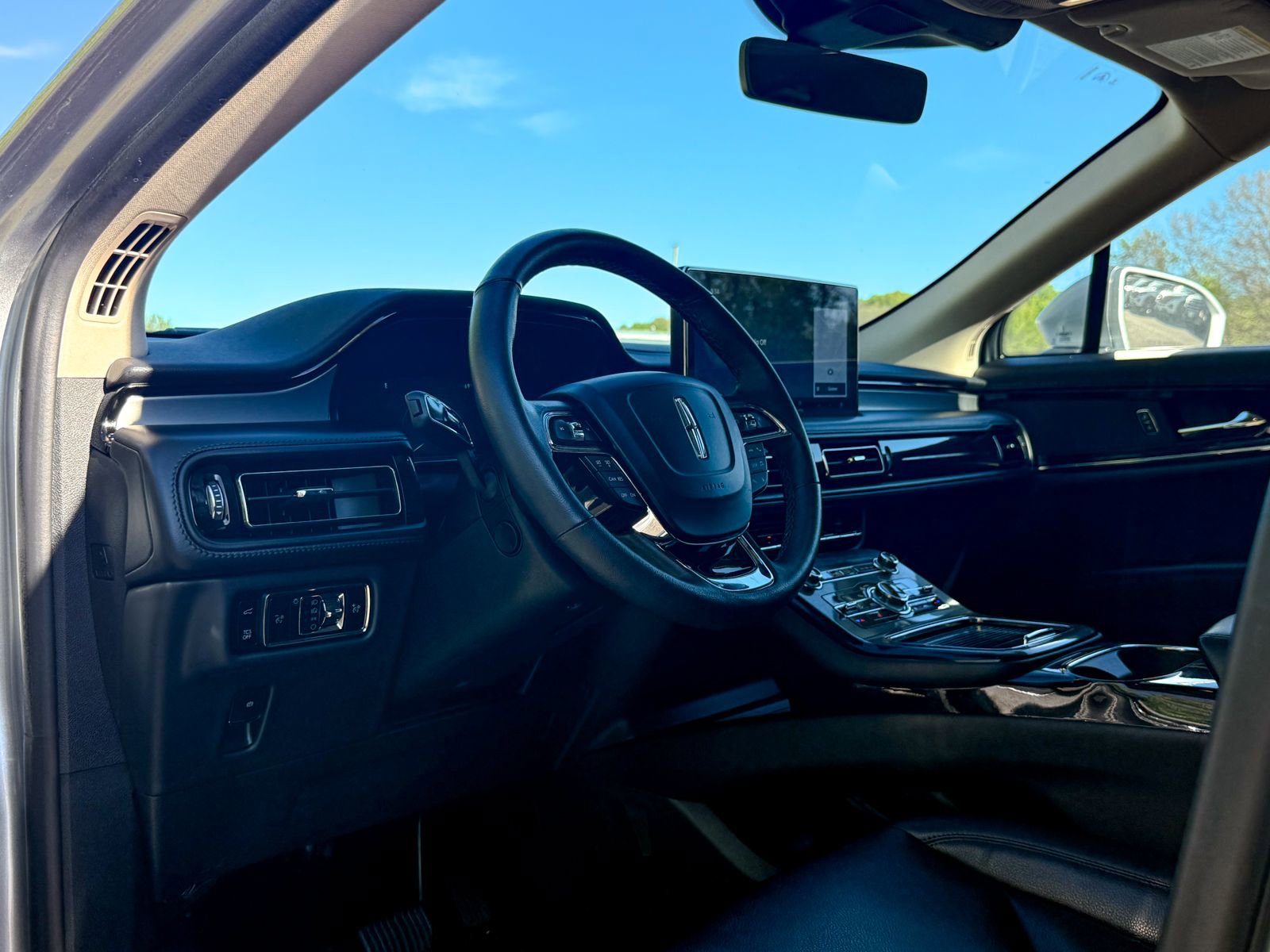 Certified 2023 Lincoln Nautilus AWD w/ Premium Package image 14