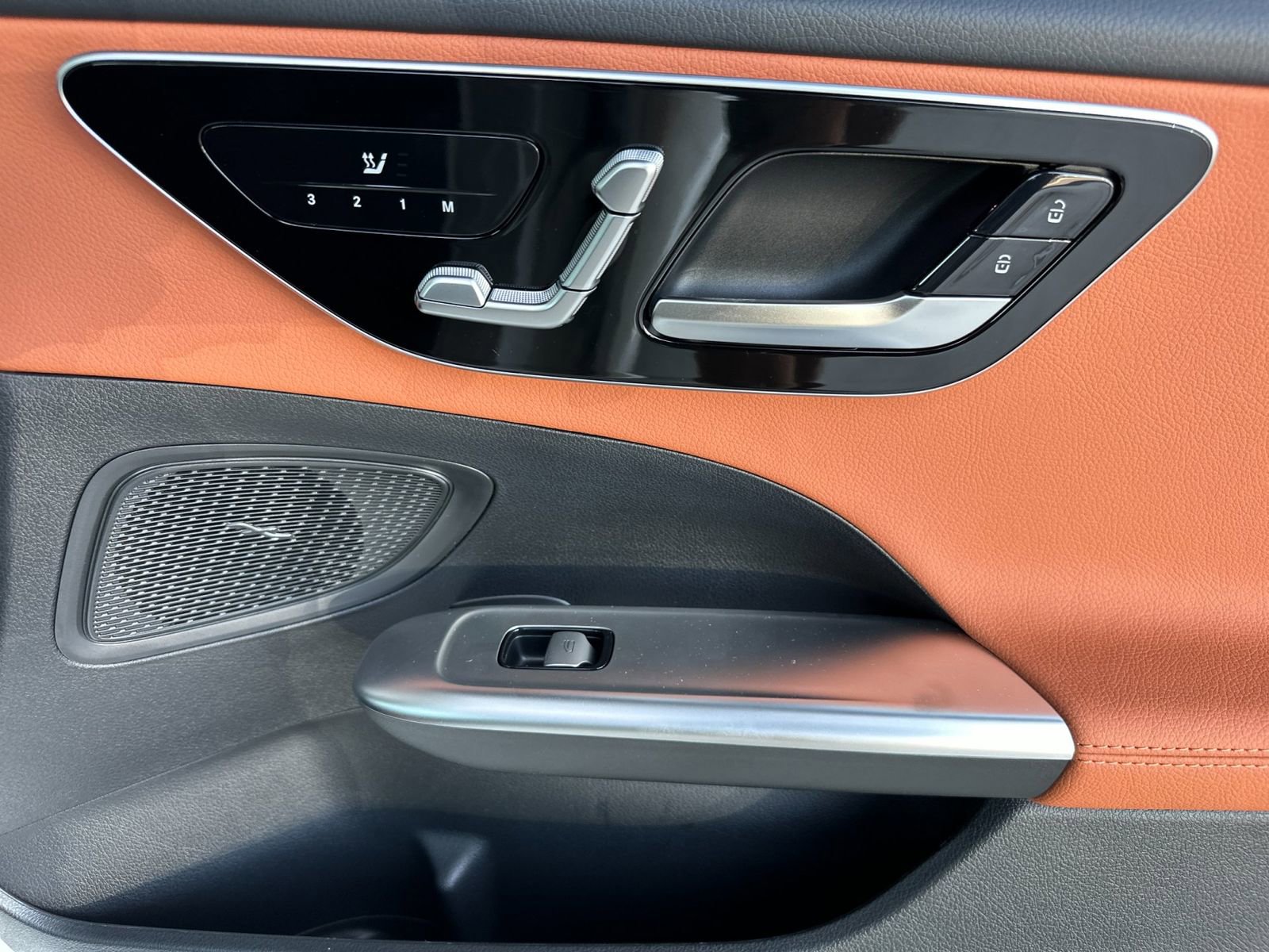 New 2025 Mercedes-Benz C 300 4MATIC Sedan image 18