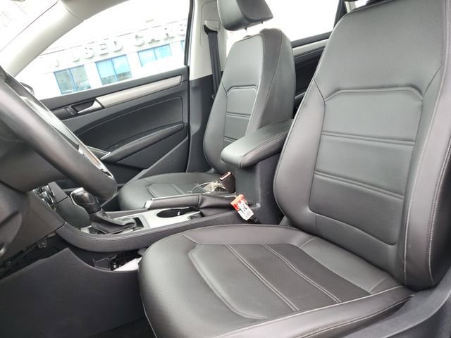 Used 2022 Volkswagen Passat 2.0T SE image 26