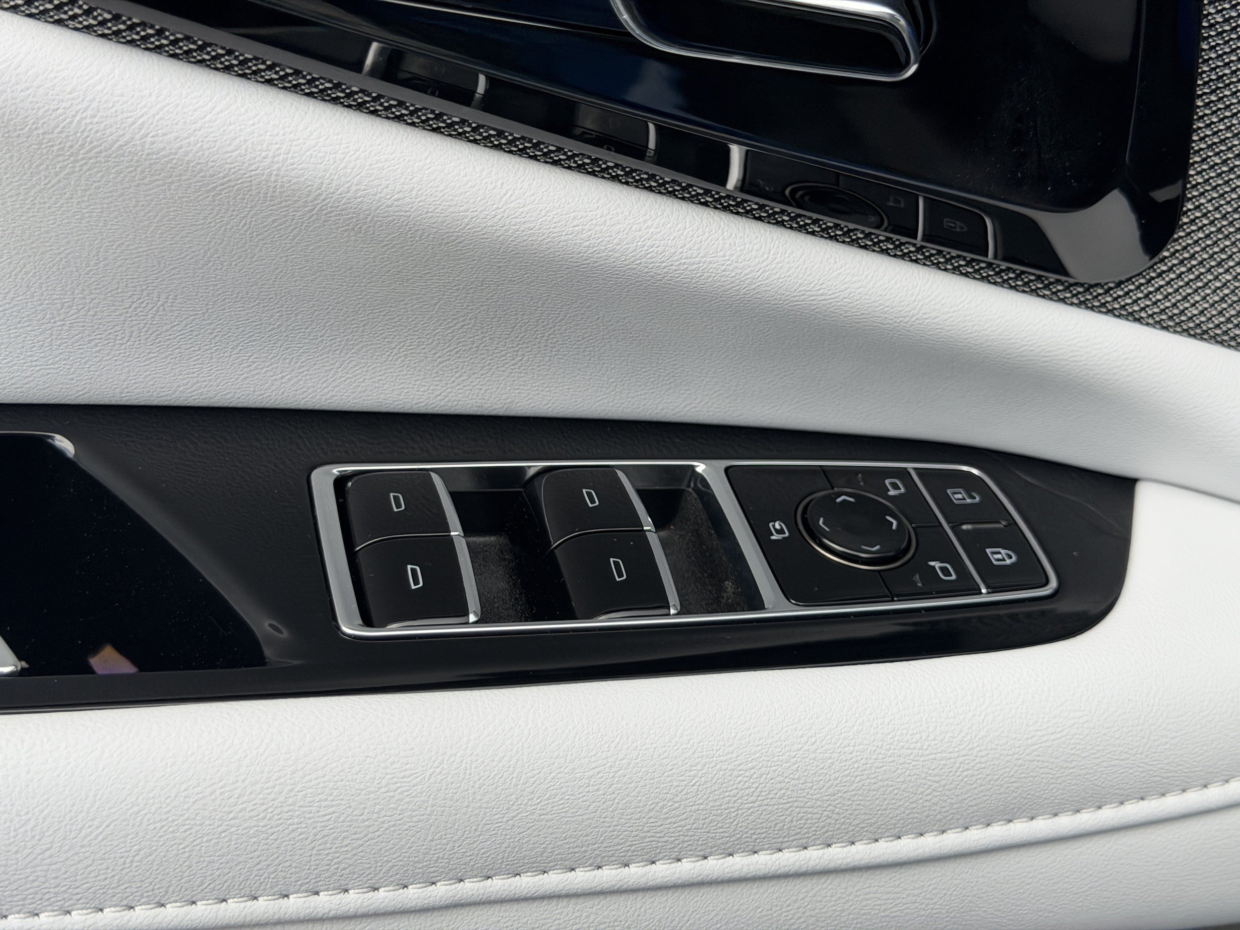 New 2026 Cadillac Optiq Luxury 1 RWD image 18