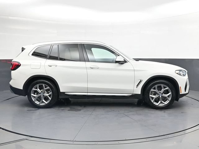 Used 2024 BMW X3 xDrive30i AWD/4WD image 3