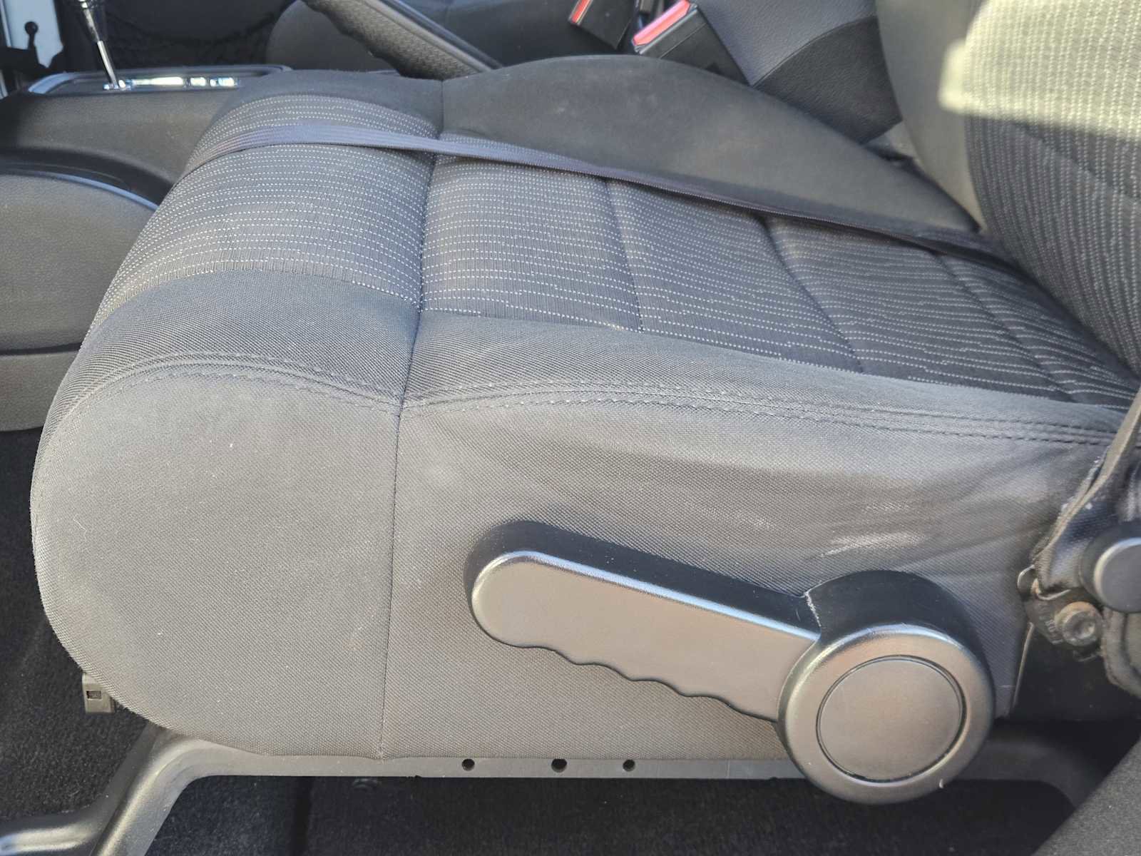 Used 2012 Jeep Wrangler Unlimited Rubicon image 22