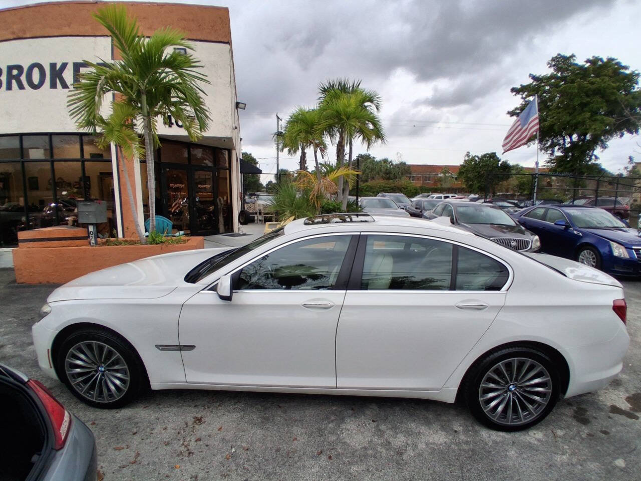 Used 2012 BMW 740i RWD image 1