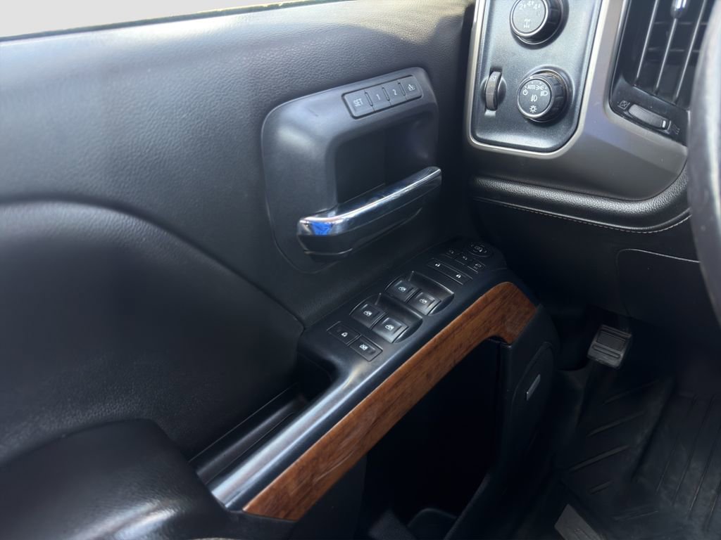 Used 2018 Chevrolet Silverado 3500 High Country w/ Duramax Plus Package image 12