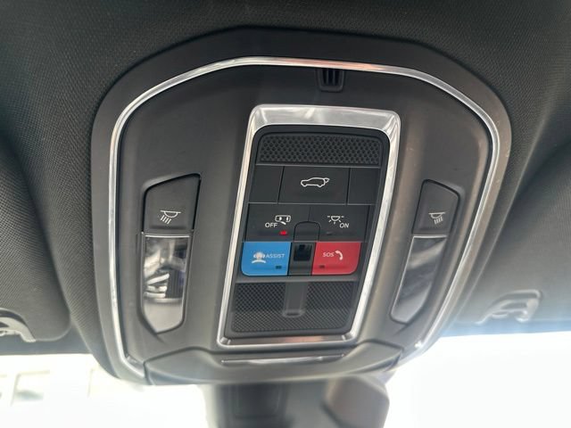 Used 2024 Jeep Wagoneer L Series II w/ Flexible Seating Group AWD/4WD image 28