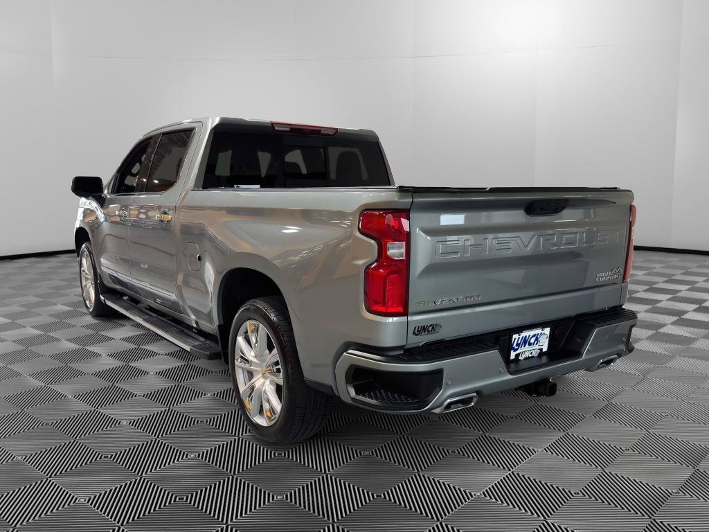 Used 2025 Chevrolet Silverado 1500 High Country w/ High Country Premium Package AWD/4WD image 3